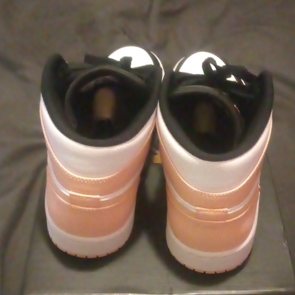 Men's size 10 Artic Orange Retro Jordan 1s - Picture 3 of 7